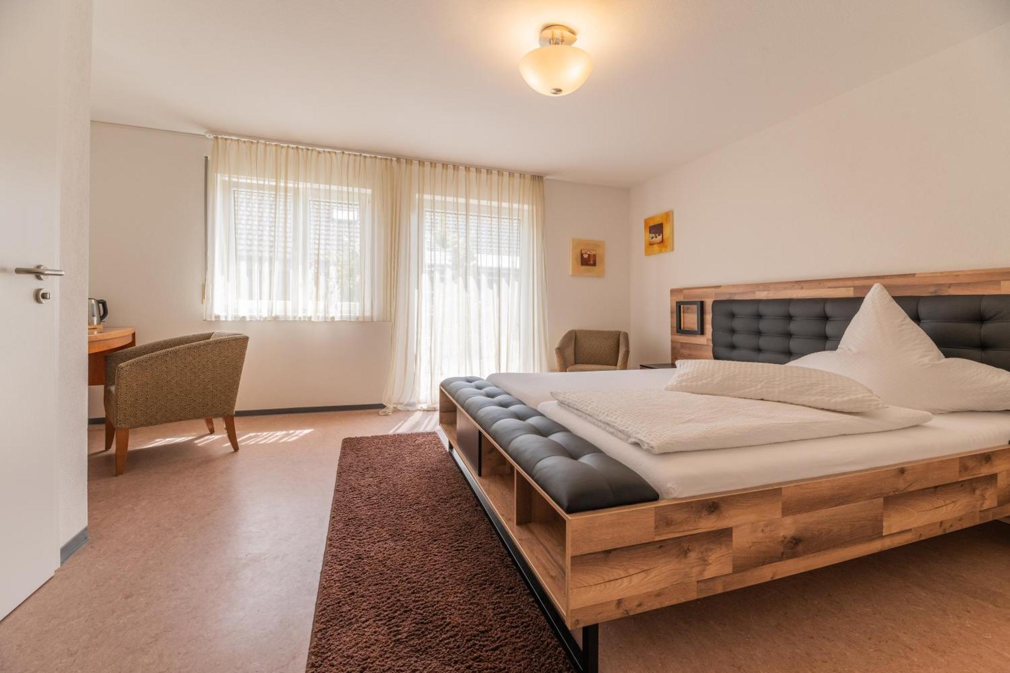 Hotel Am Kirchplatz Uberlingen Exterior photo
