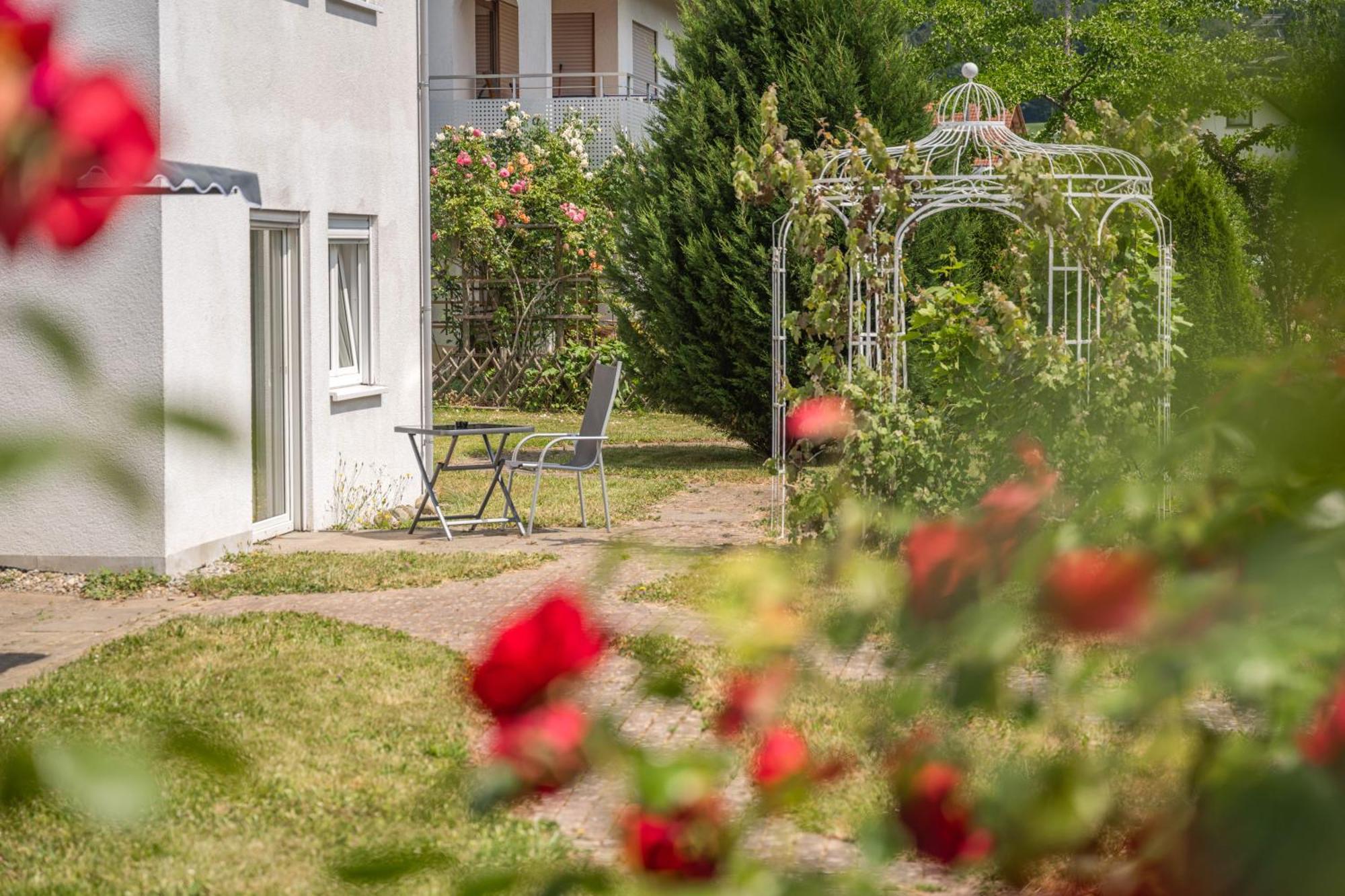 Hotel Am Kirchplatz Uberlingen Exterior photo